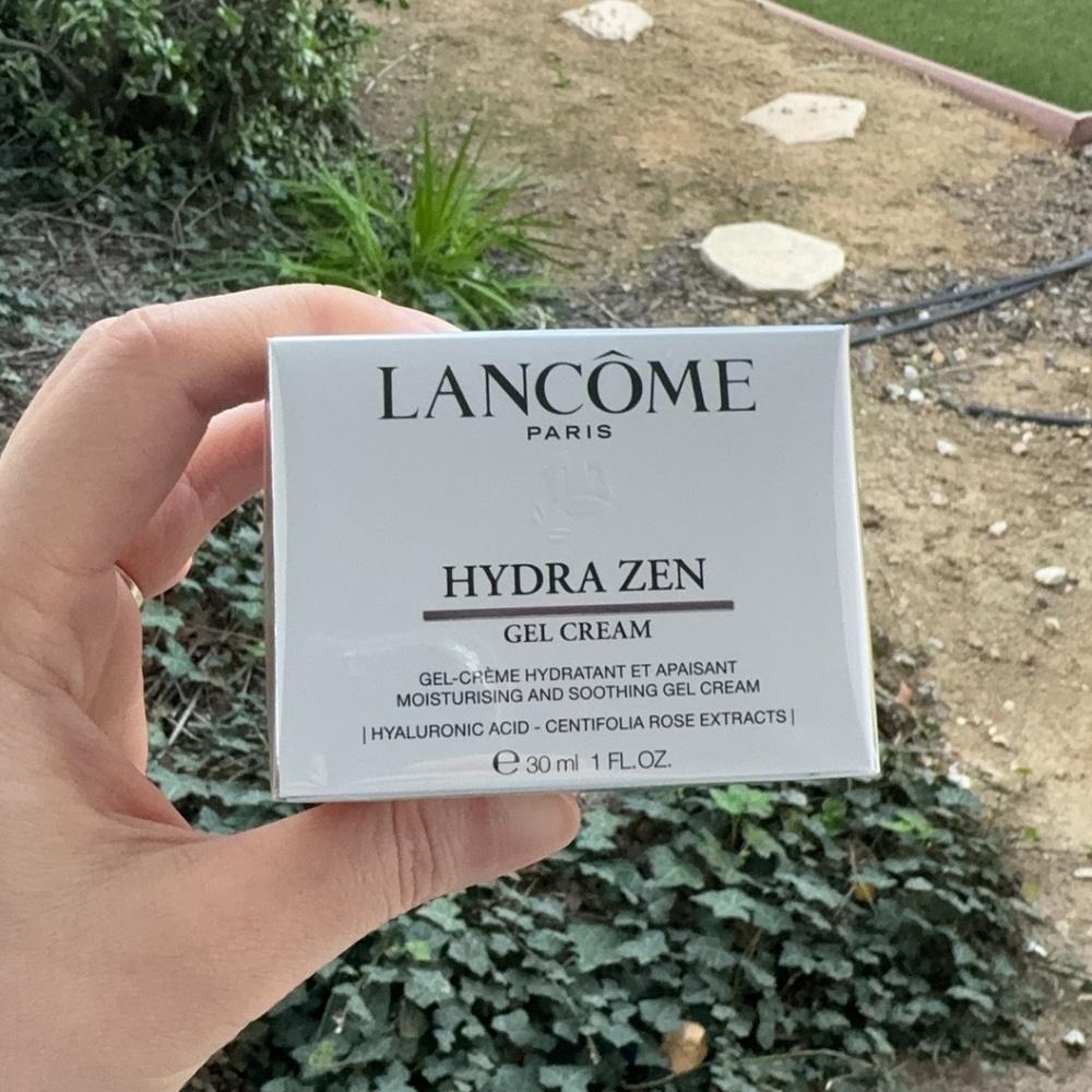Lancôme Paris 30ml/ 1oz 
Hydra Zen Oil-Free Gel Cream New Sealed in the plastic